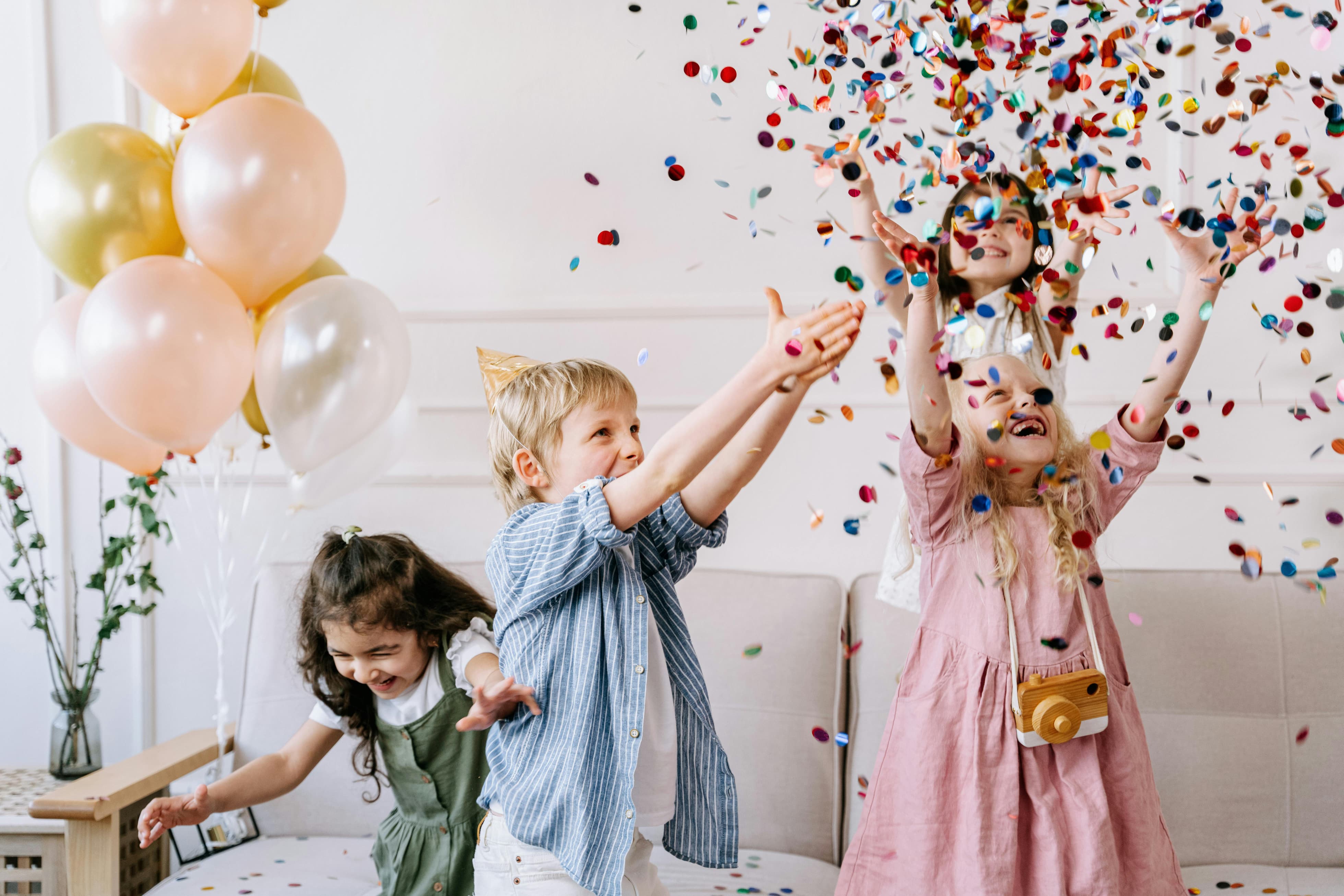 Luxury Balloon Styling & Organic Garlands